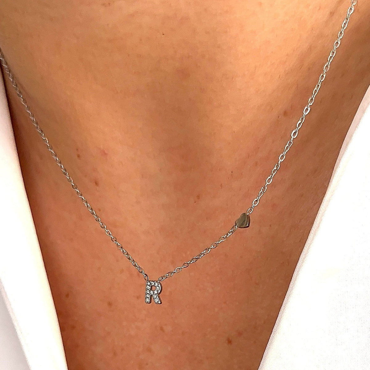 Collar con inicial