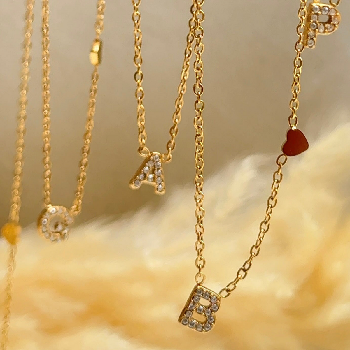 Collar con inicial