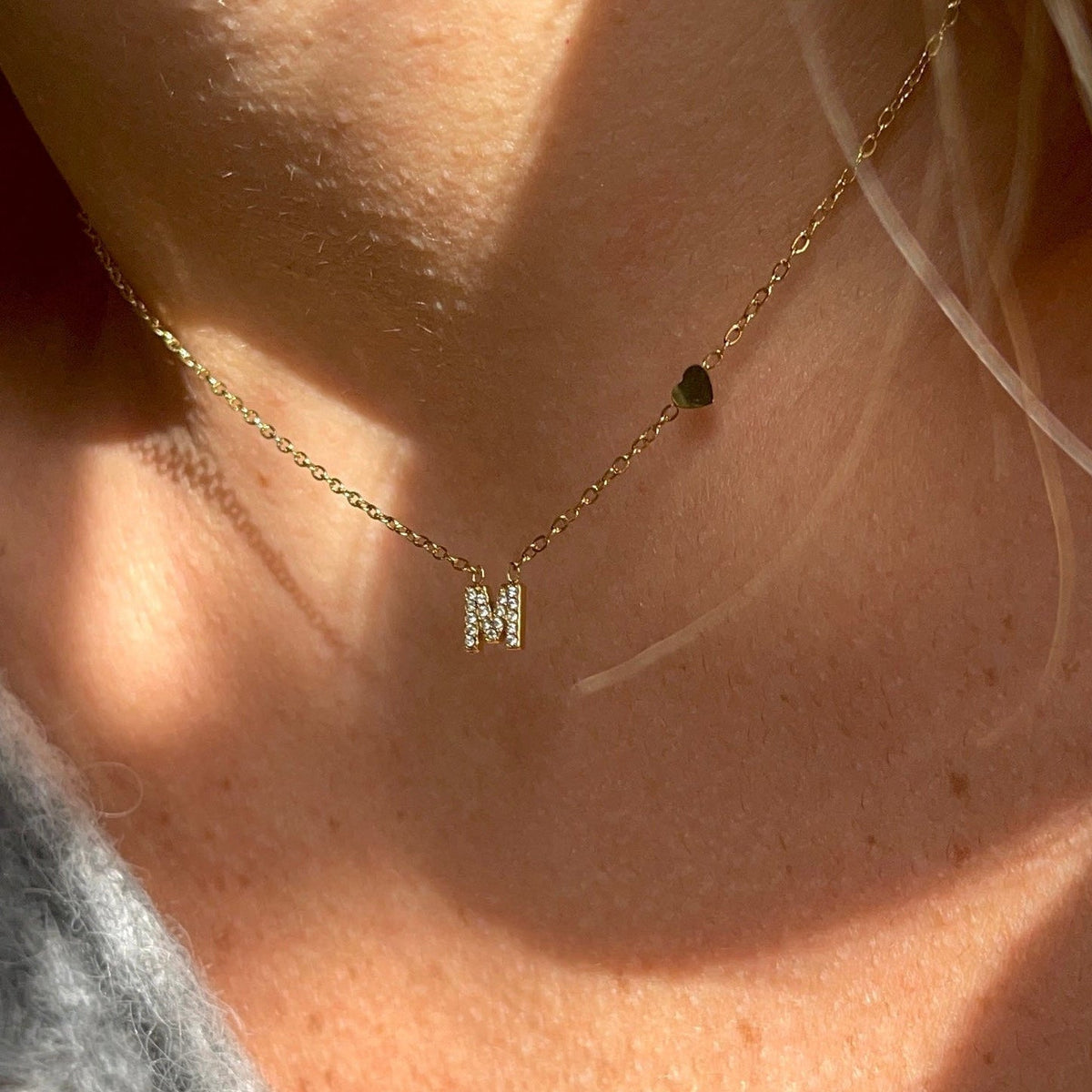 Collar con inicial