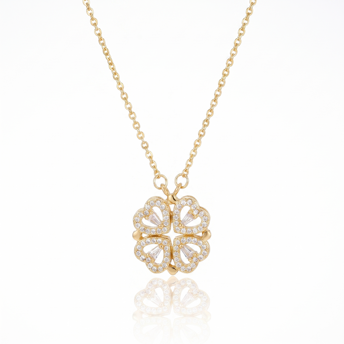 Collar de corazón de trébol